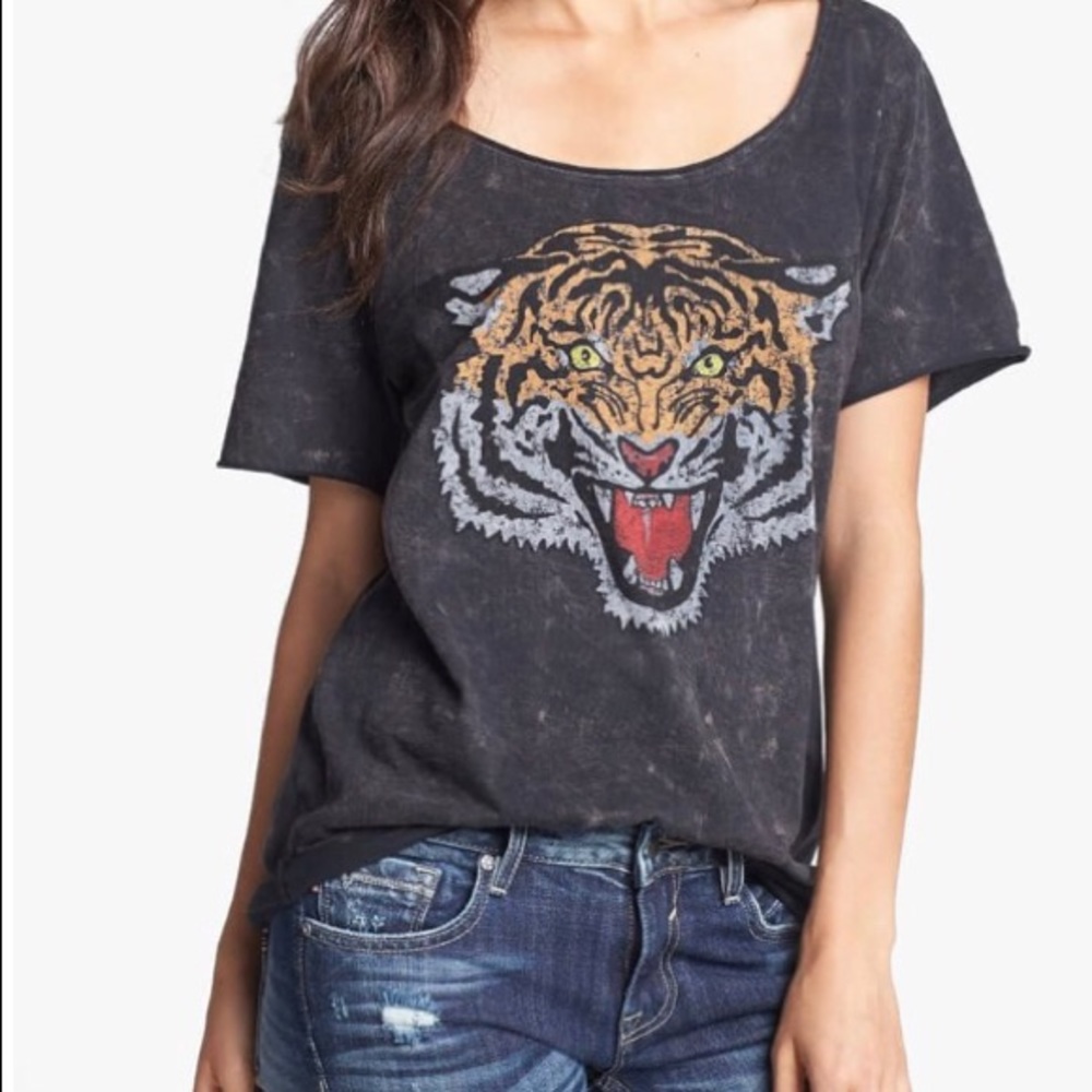 Project social T tiger graphic